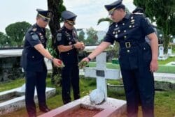 Karutan Kelas I Medan Nimrot Sihotang dan Pejabat Rutan Ziarah ke Makam Pahlawan Medan