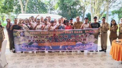 Sekdakab Lepas Tim Dragon Boat Samosir Ikuti Event Siak Serindit Boat Race