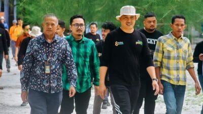 Pj Bupati Batu Bara Tanam 1.000 Mangrove di Pantai Sujono