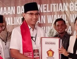KPU Medan Terima Pendaftaran Pasangan Rico-Zaki