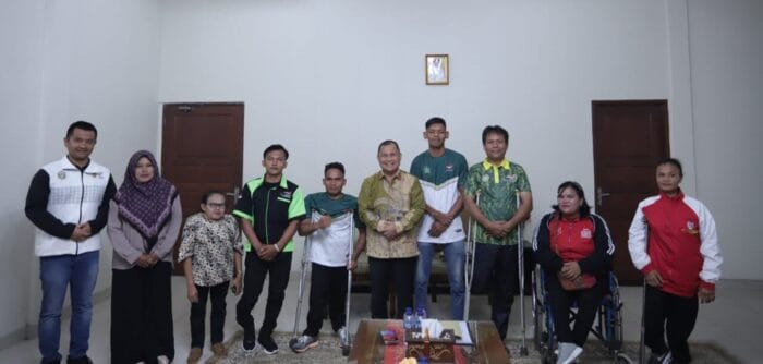 Pj Bupati Dairi Bantjin Lepas Atlet Paralimpiade Ikuti Ajang Peparnas di Solo
