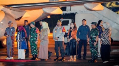 Kapolda Sumut Sambut Kedatangan Presiden RI di Bandara Kualanamu