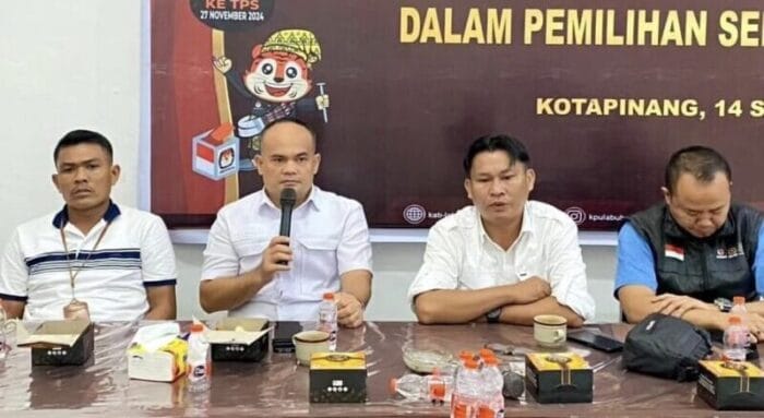 KPU Labusel Tegaskan Tiga Paslon Bupati Penuhi Syarat Kesehatan
