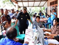 Masyarakat Nainggolan Antusias Sambut Bupati Samosir