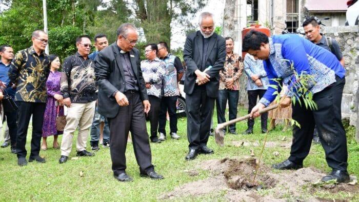 Bupati Samosir Hadiri Perayaan Masa Penciptaan dan Minggu Ekologi HKBP Tahun 2024