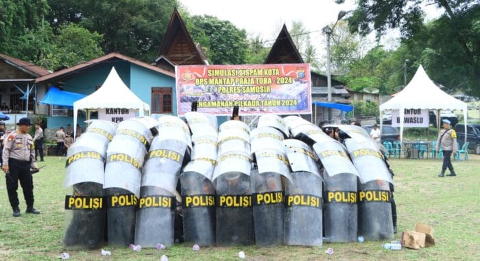 Simulasi Sispamkota dan Penandatanganan Deklarasi Pilkada Damai 2024 di Samosir