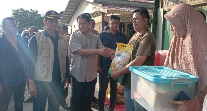 Pemko Langsa Bantu Korban Kebakaran Lingkungan Blok PJKA