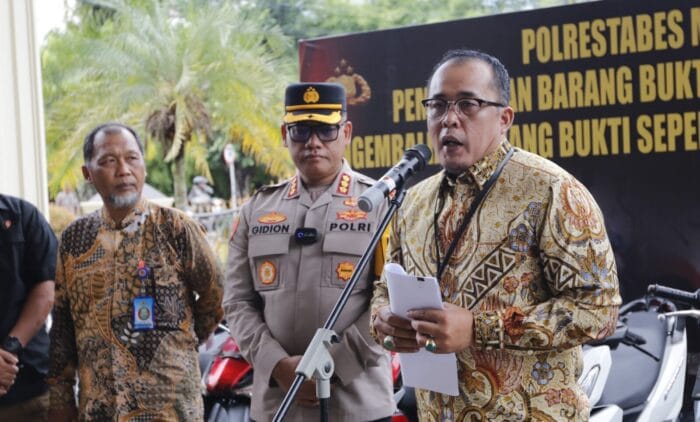 Plt Wali Kota Medan Hadiri Pemusnahan Barang Sajam dan Pengembalian Sepeda Motor Hasil Pencurian