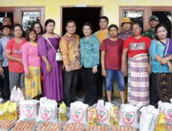 Pj Bupati Dairi Kunjungi dan Berikan Bantuan Pada Korban Banjir Bandang Tanah Pinem