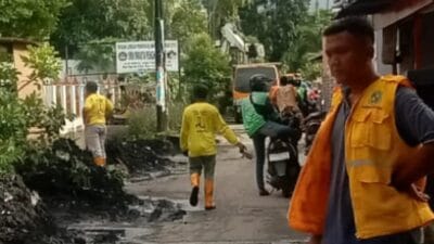 Dinas SDABMBK Kota Medan Lakukan Pemeliharaan Drainase