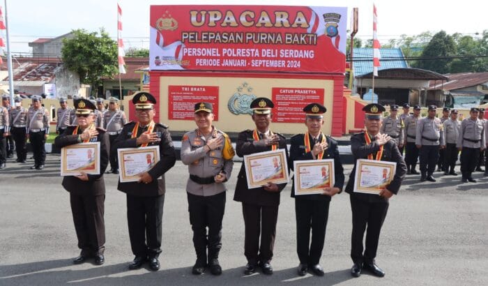 Kapolresta Deliserdang Pimpin Upacara Pelepasan Purnabakti Personel