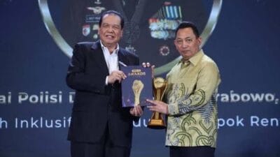 Kapolri Raih Penghargaan Tokoh Inklusif dan Peduli Kelompok Rentan
