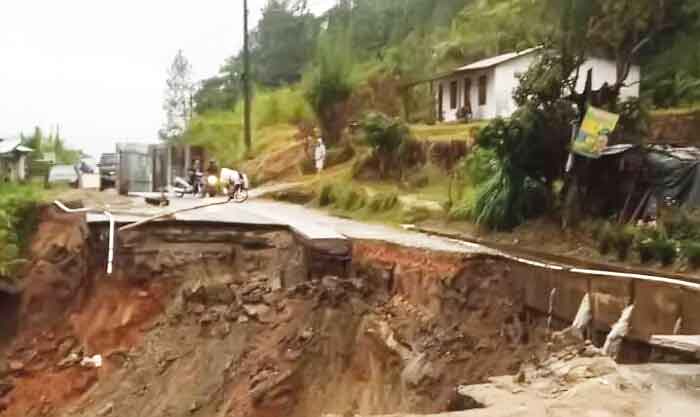 Jalan Lintas Sidikalang-Dolok Sanggul Putus Total