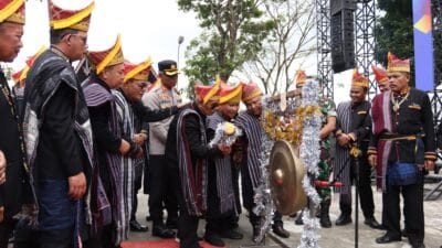 Pj Bupati Surung Charles Bantjin Buka Pesta Njuah-njuah