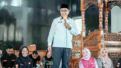 Penyerahan Insentif Kader Posyandu/KB & BLT DD Triwulan III di Kabupaten Solok