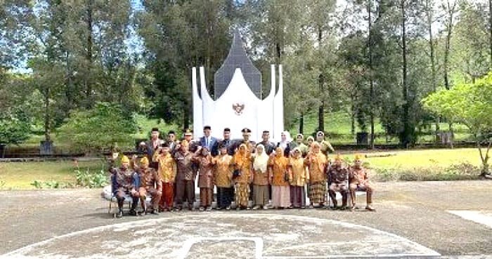 Pemkab Solok Laksanakan Upacara Peringatan Hari Pahlawan