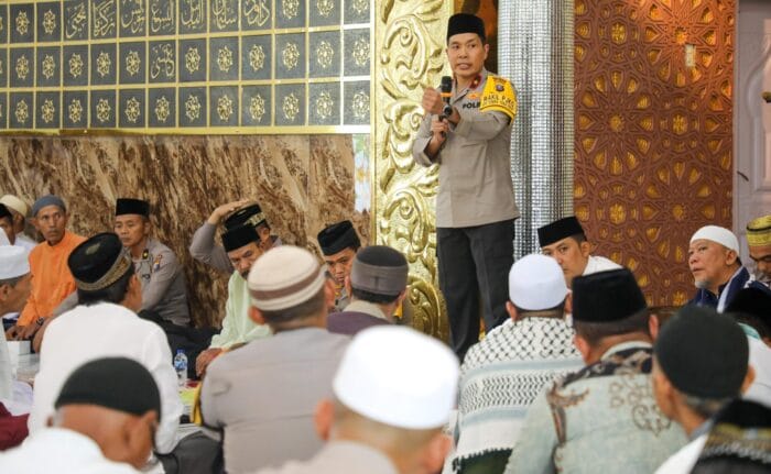 Wakapolda Sumut Salat Jumat dan Silaturahmi di Masjid Al-Munawaroh