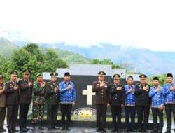 Plh Kapolres Samosir Pimpin Upacara Ziarah Sambut Hari Pahlawan