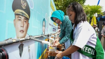 Plt Ketua TP PKK Medan Aksi Cuci Tangan Pakai Sabun Bersama Siswa