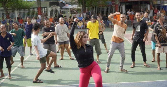 Senam Sehat Bersama WBP, Karutan dan Jajaran Sosialisasi Hak Integrasi Warga Binaan