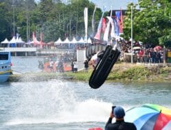 Hari Ke-4 Aquabike Jetski World Championship 2024 di Waterfront City Pangururan Berlangsung Meriah