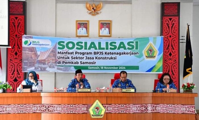 Sekdakab Samosir Buka Sosialisasi Manfaat Program BPJS Ketenagakerjaan Sektor Jasa Konstruksi