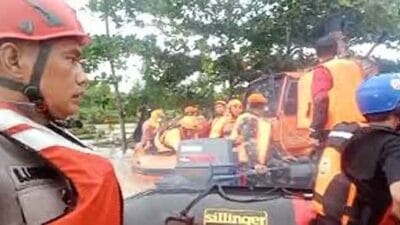 Respons Cepat Kapolda Sumut Kerahkan Personel Bantu Warga Terdampak Banjir