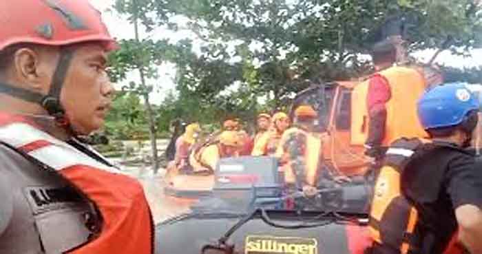 Respons Cepat Kapolda Sumut Kerahkan Personel Bantu Warga Terdampak Banjir