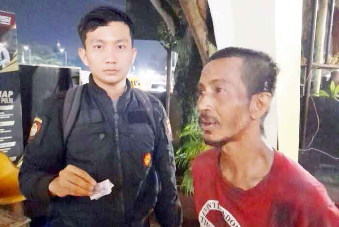 Respons Cepat Polisi Amankan Pelaku Pencurian di Tengah Amuk Warga