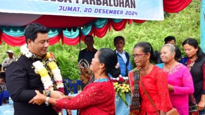 Bupati Samosir Resmikan Kantor Desa Parbalohan