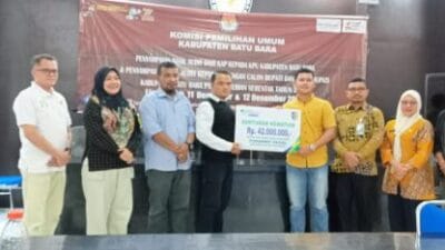 KPU Batu Bara Salurkan Bantuan Kepada Keluarga Penyelenggara yang Wafat