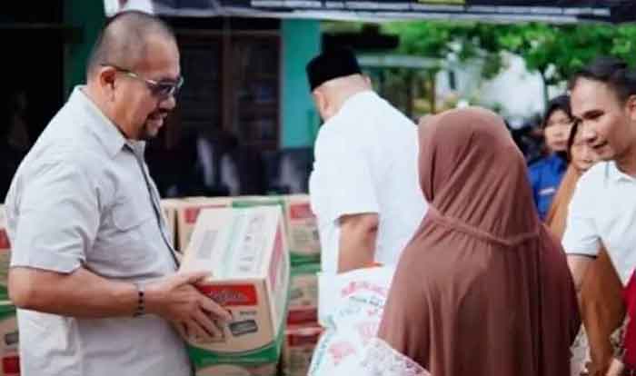 Baharuddin Siagian Bupati Terpilih dan PT Socfindo Tanah Gambus Peduli Korban Banjir