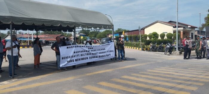 Masyarakat Desa Kuala Tanjung dan Lalang Gugat PT. MNA Atas Penimbunan Sungai Badak Mati