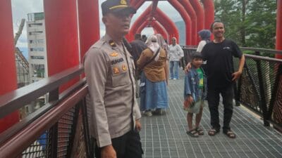 Polres Samosir Urai Kemacetan dan Kepadatan Wisatawan Melalui Aplikasi SOT Polri