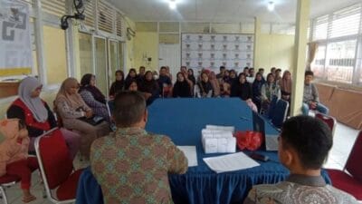 Penerima Zakat Diberi Modal Usaha Oleh Baznas Kabupaten Solok