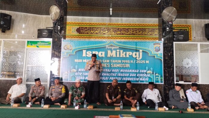 Polres Samosir Gelar Peringatan Isra Mikraj 1446 H Bersama Jemaah Masjid Al Hasanah Pangururan