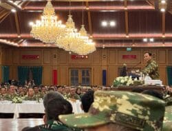 Rico Waas-Zakiyuddin Ikuti Upacara Parade Senja dan Penurunan Bendera Sang Merah Putih