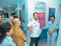 Bupati Baharuddin Kunjungi Puskesmas Lima Puluh