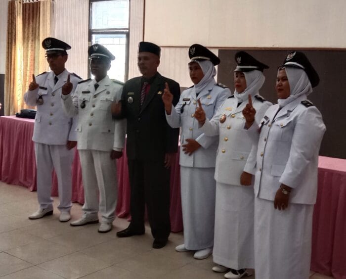 Bupati Labusel Lantik 5 Pj Kepala Desa di Kecamatan Sungai Kanan