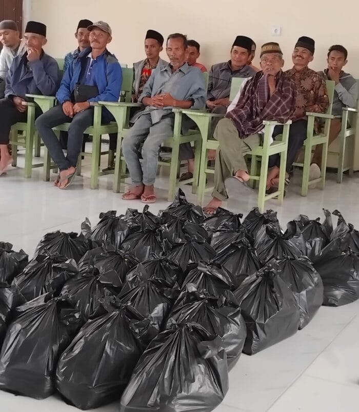 Selama Ramadan Baznas Kembali Serahkan Paket Sembako Bagi Duafa