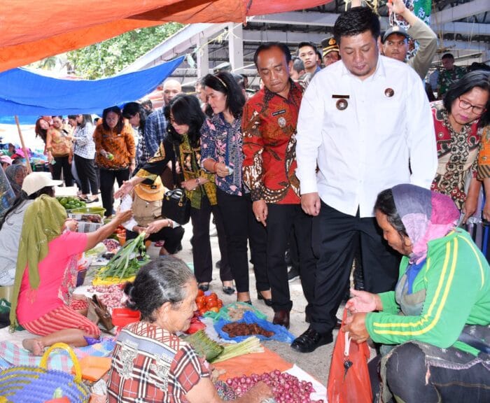 Pemkab Samosir Monitoring ke Pasar Tradisional di Ambarita