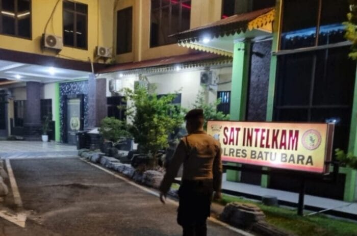 Personel Piket Penjagaan Sat Samapta Polres Batu Bara Laksanakan Tugas Dengan Profesional