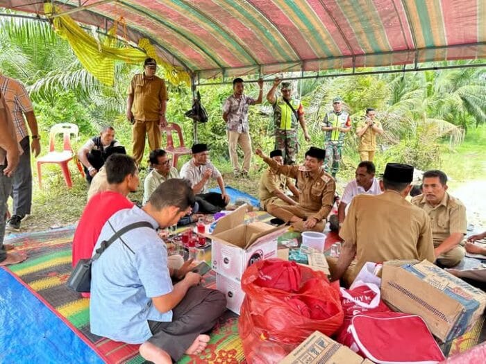 Wakil Bupati Aceh Timur Kunjungi Korban Kebakaran di Arakundo