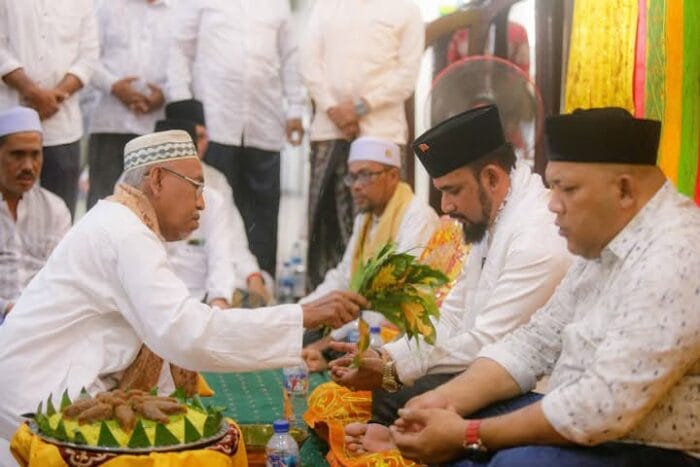 Peusijuek di Julok, Bupati Tegaskan Semua Kecamatan Setara