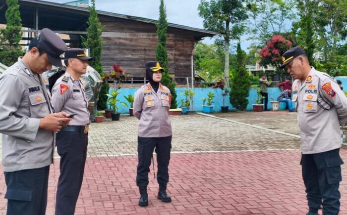 Kapolres Samosir Cek Langsung Pelayanan dan Pengamanan Ibadah Paskah 2025