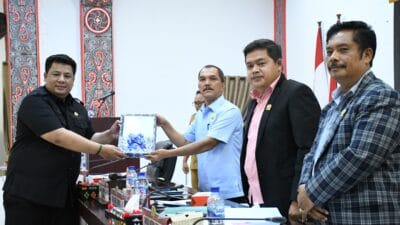 Bupati Samosir Sampaikan Nota Pengantar LKPJ Tahun Anggaran 2024