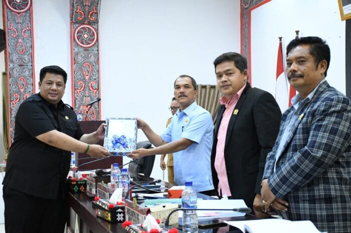 Bupati Samosir Sampaikan Nota Pengantar LKPJ Tahun Anggaran 2024