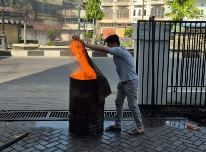 Damkar dan BRI Rantauprapat Gelar Pelatihan Penanggulangan Kebakaran Bagi Karyawan