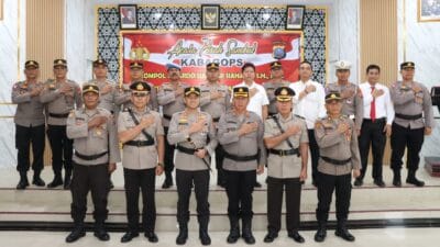 Kapolres Tapteng Pimpin Upacara Sertijab Kabag Ops