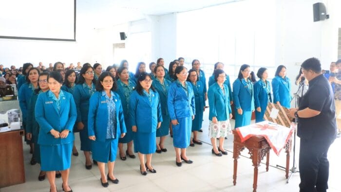 Bupati Samosir Kukuhkan Ketua PKK Beserta Pengurus Periode 2025-2030